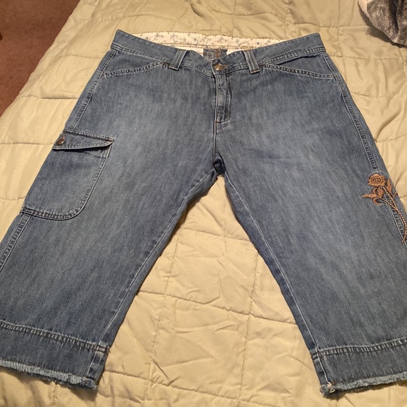 VF JEANSWEAR CAPRIS - Picture 3 of 5